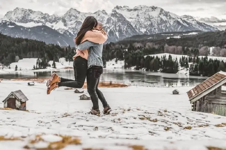 Romantic Kashmir Honeymoon Package 5N/6D